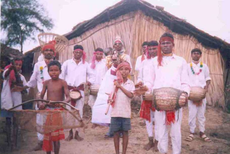ମାଦଲି ଆଦିବାସୀ ଜନଜୀବନର ନିଛକ ସ୍ଵାକ୍ଷର