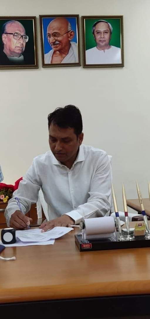 ପ୍ରତ୍ୟେକ ମାସର ପ୍ରଥମ ଗୁରୁବାର ଦିନ  ଏମ୍‌ଏସ୍‌ଏମ୍‌ଇ ବିଭାଗର  ସମୀକ୍ଷା